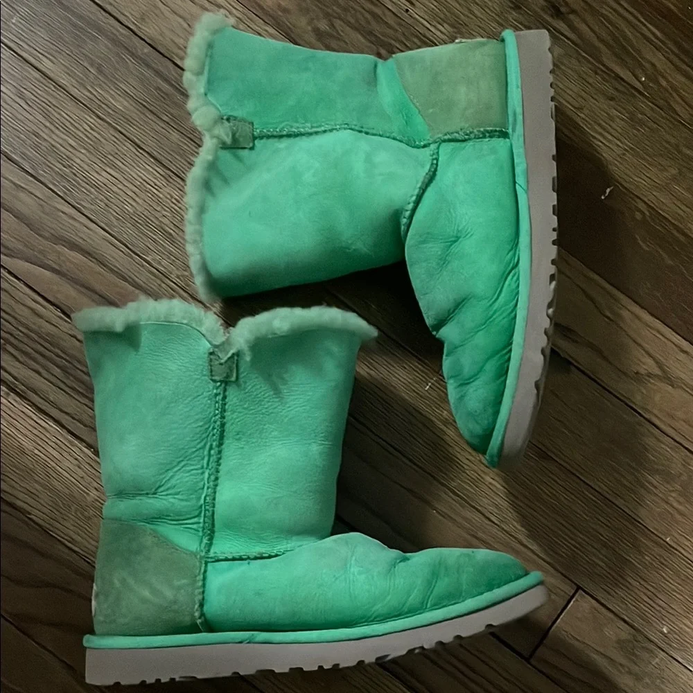 Ugg Bailey Button Shearling-Lined Boots in Green size 7 women
